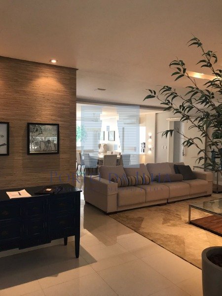 Apartamento para alugar com 4 quartos, 258m² - Foto 2