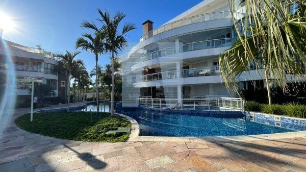 Apartamento para alugar com 4 quartos, 258m² - Foto 1