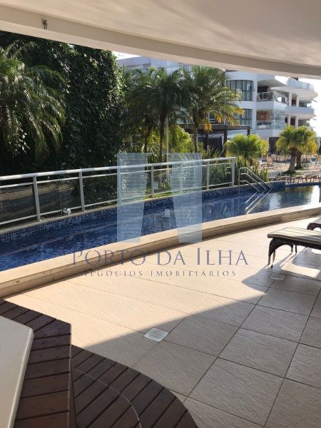 Apartamento para alugar com 4 quartos, 258m² - Foto 8