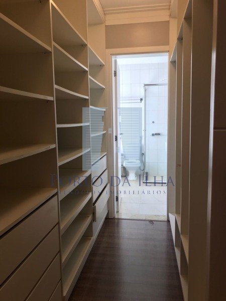 Apartamento para alugar com 4 quartos, 258m² - Foto 17