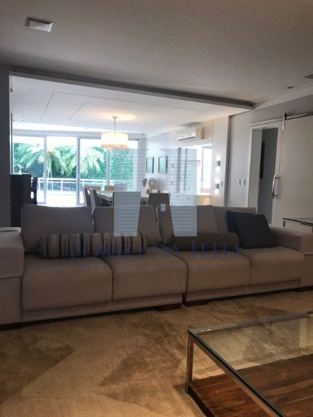 Apartamento para alugar com 4 quartos, 258m² - Foto 3