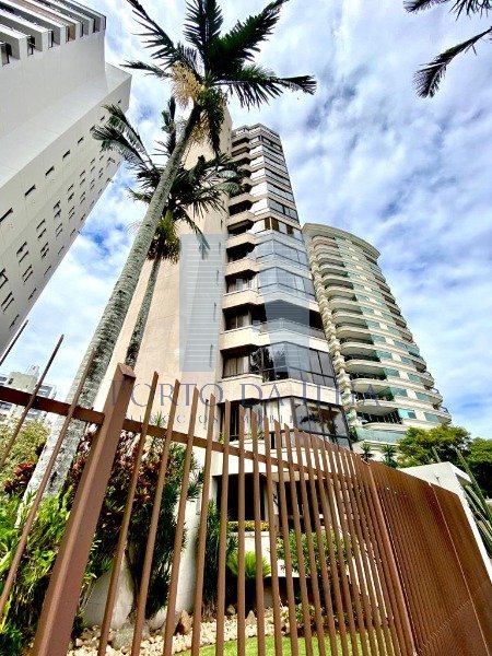 Apartamento de 2 dorms., com 2 suítes à venda na Agronômica - R$ 4.149.000,00