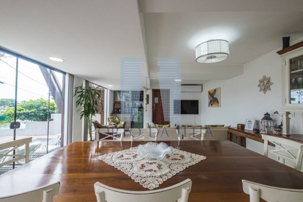 Casa à venda com 6 quartos, 300m² - Foto 10