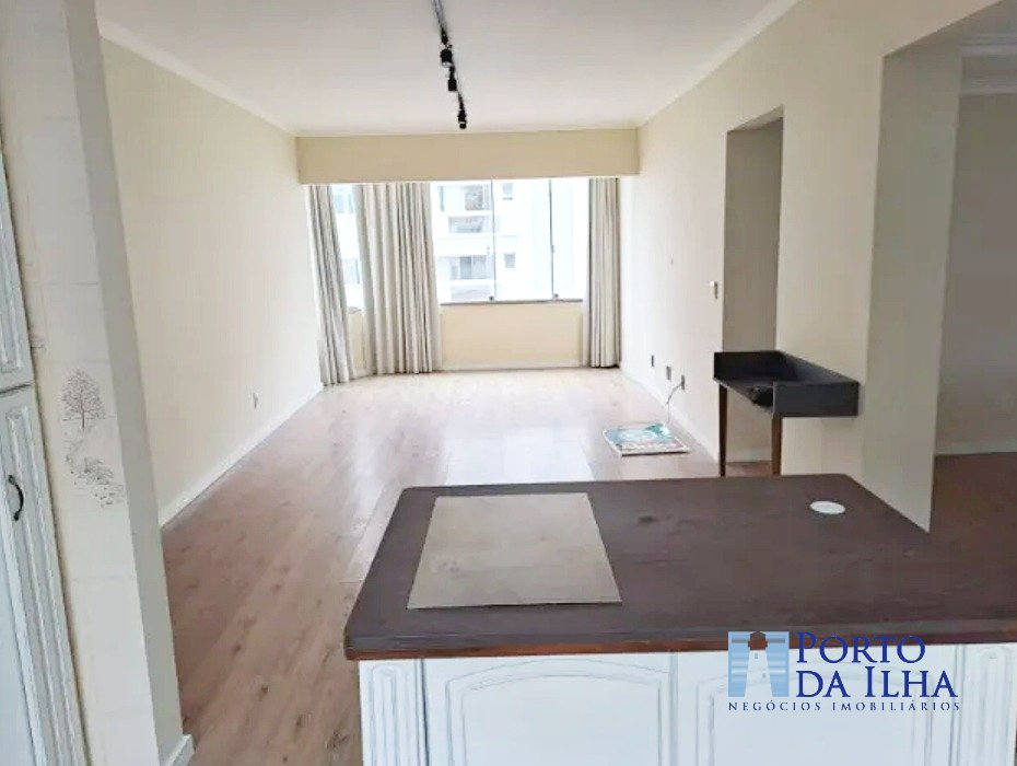 Apartamento à venda com 3 quartos, 124m² - Foto 2