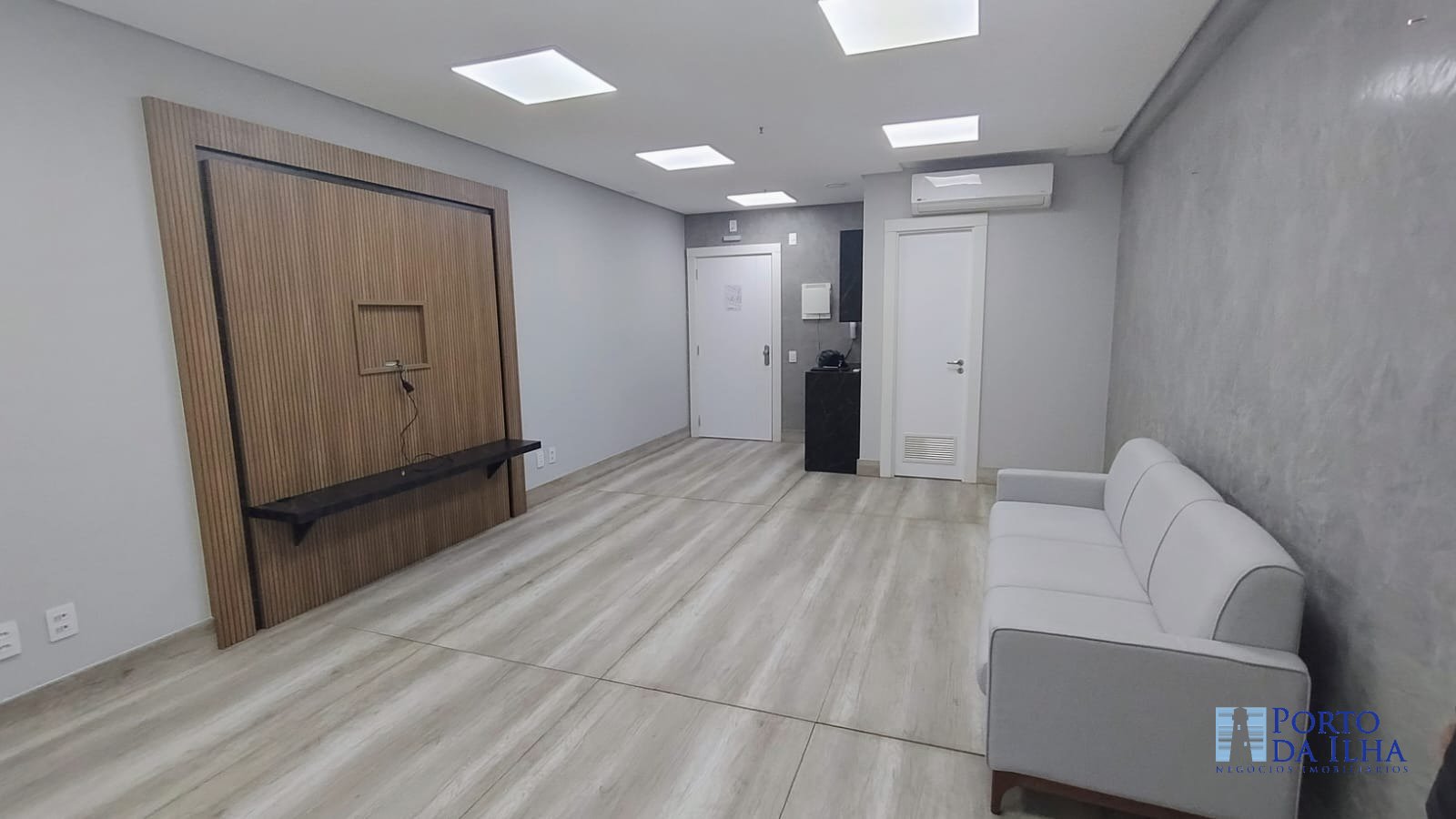 Sala comercial pronta para uso no Square Corporate SC 401