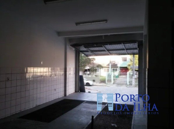 Aluga-se ampla sala comercial de 240m² no Kobrasol - Ideal para oficina ou galpão