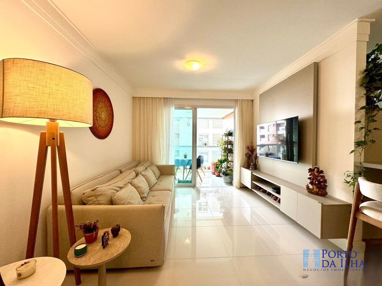 Apartamento de 2 dorms., com 2 suítes à venda no Centro de Florianópolis - R$ 2.550.000,00