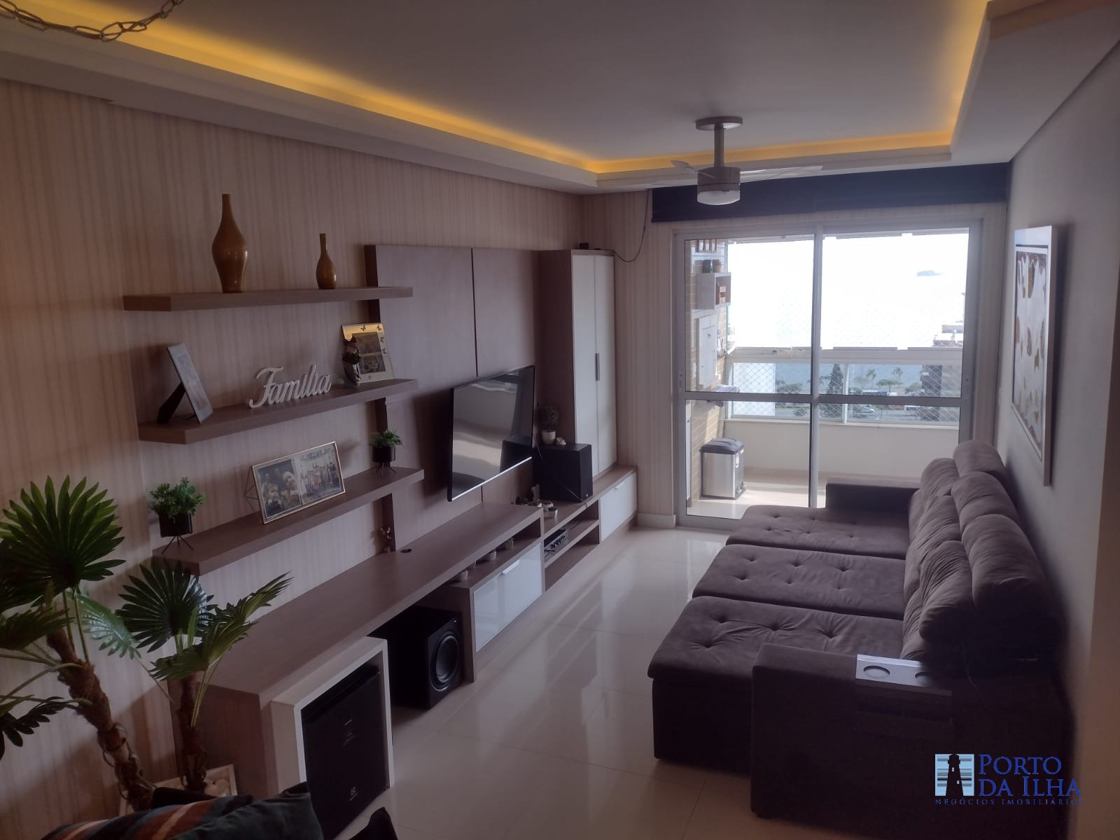 Apartamento de 3 dorms., com 1 suíte à venda na Agronômica - R$ 2.950.000,00